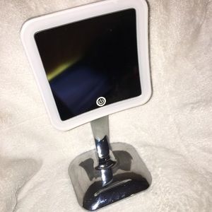 LED Magnifying Makeup Mirror